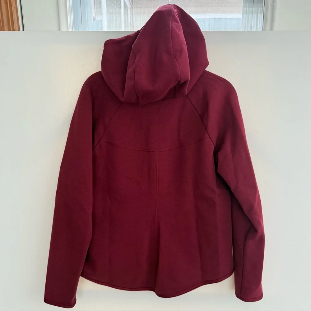 Nike Sportswear Tech Fleece Windrunner women's full-zip hoodie in maroon/red